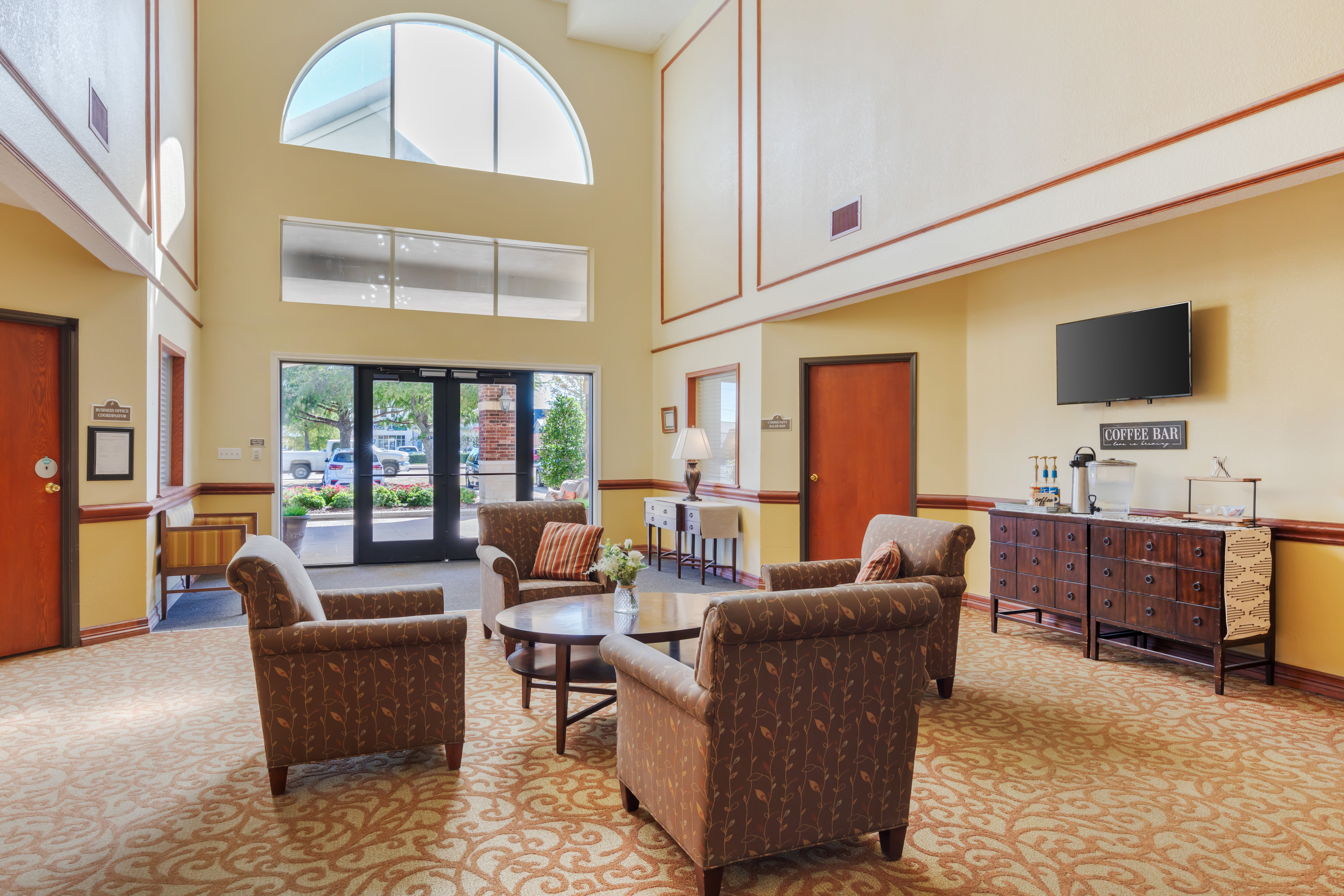 1-summer-ridge-lobby