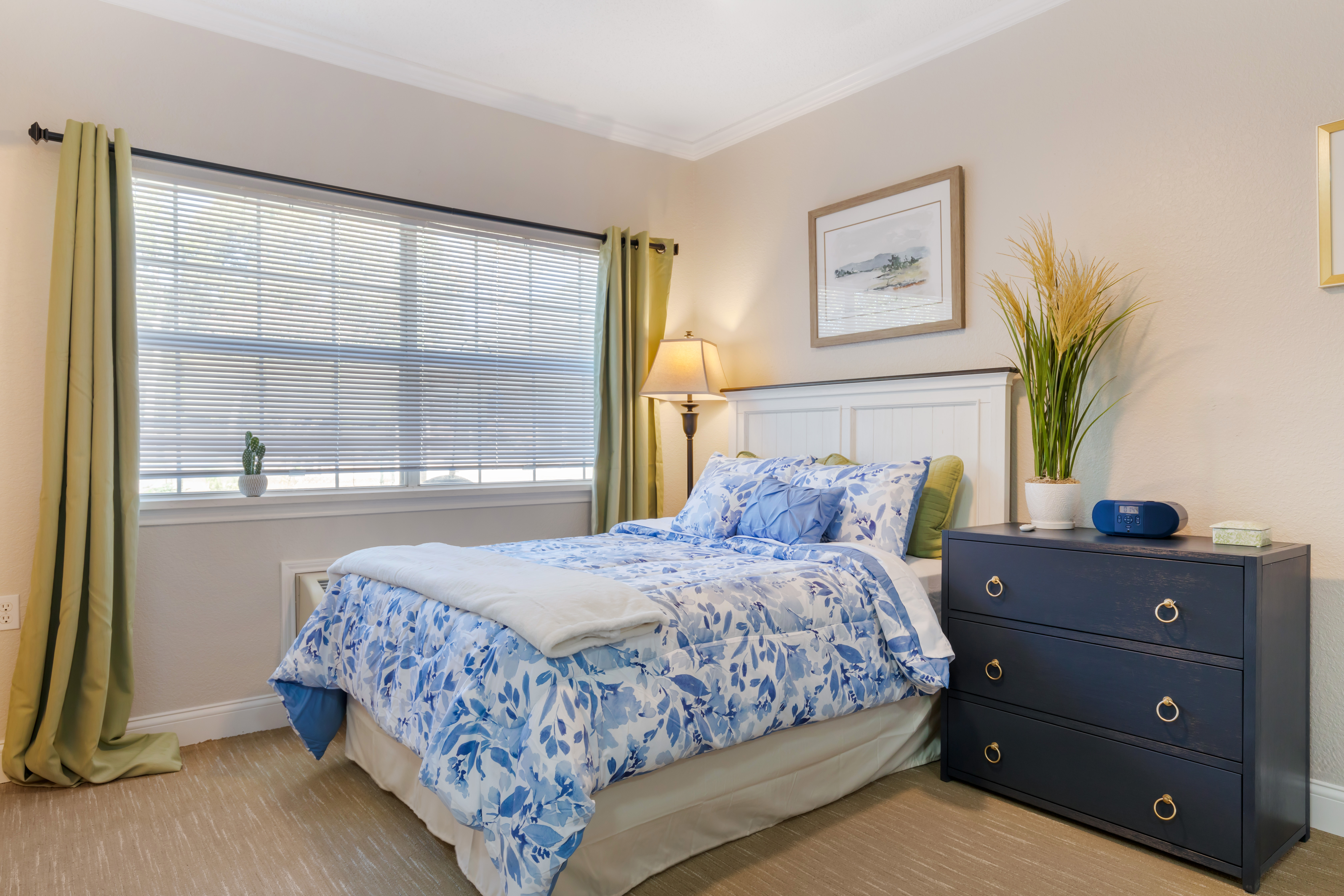 3-summer-ridge-apartment-bedroom