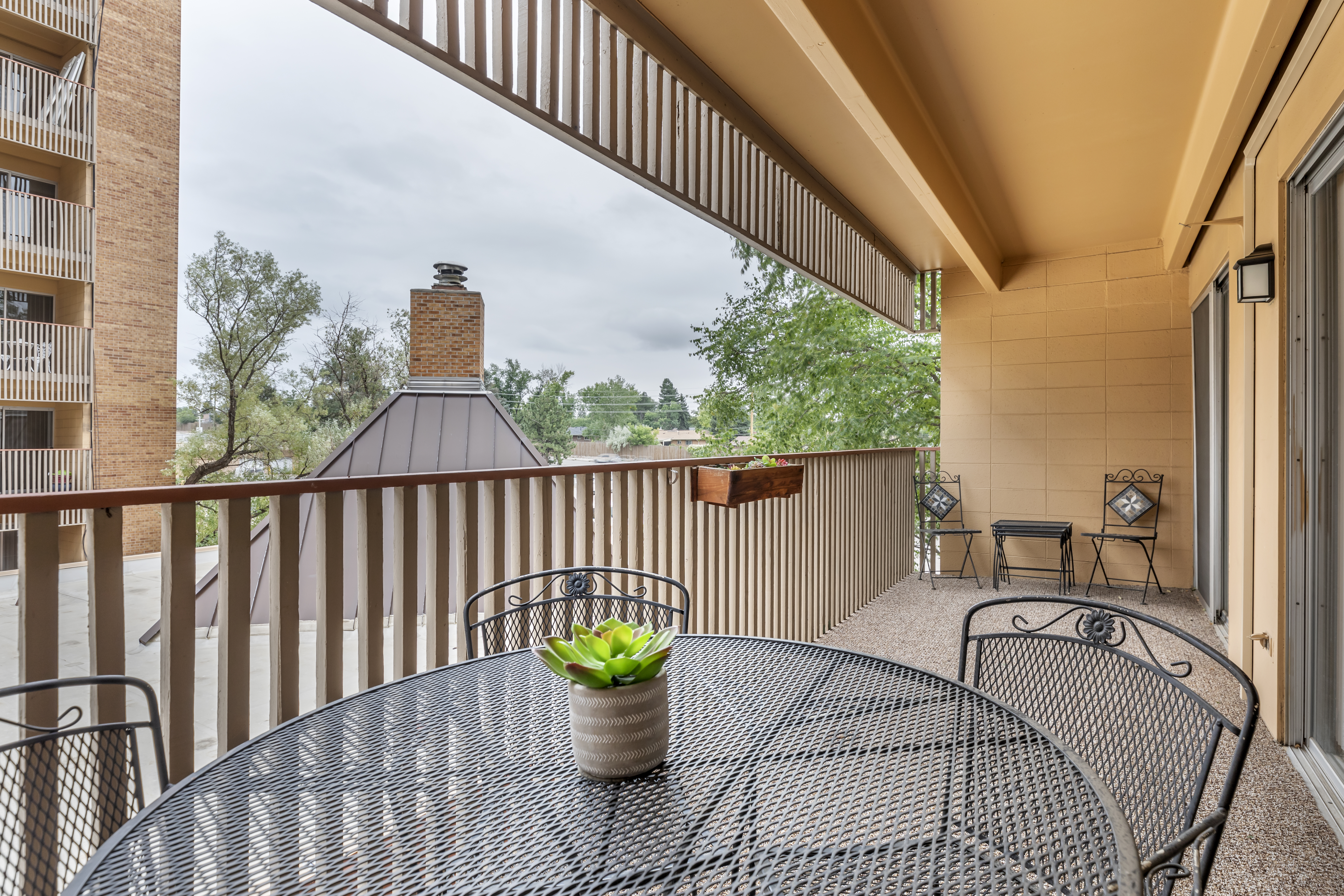 tamarac-square-apartment-balcony