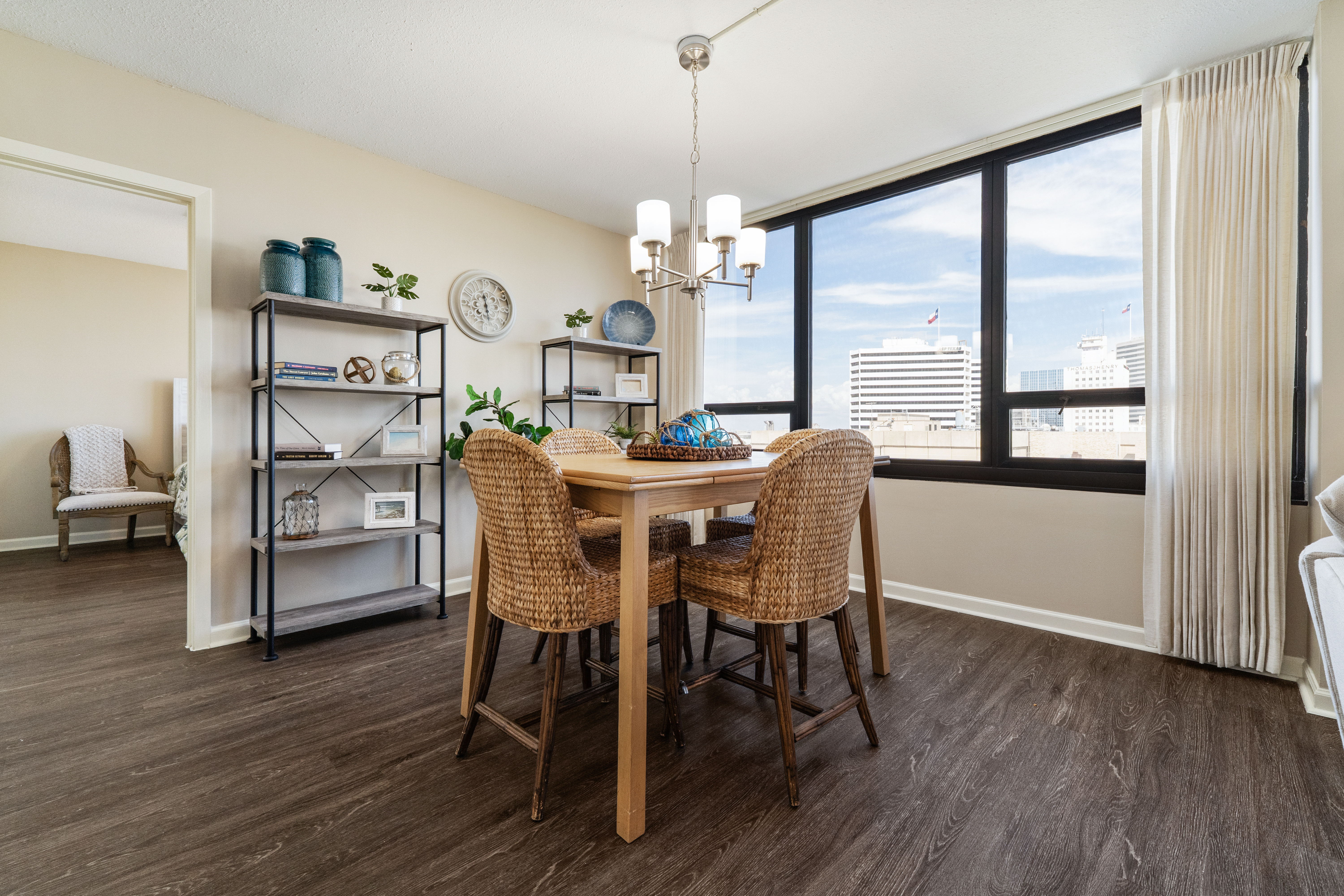 trinity-towers-apartment-dining-room