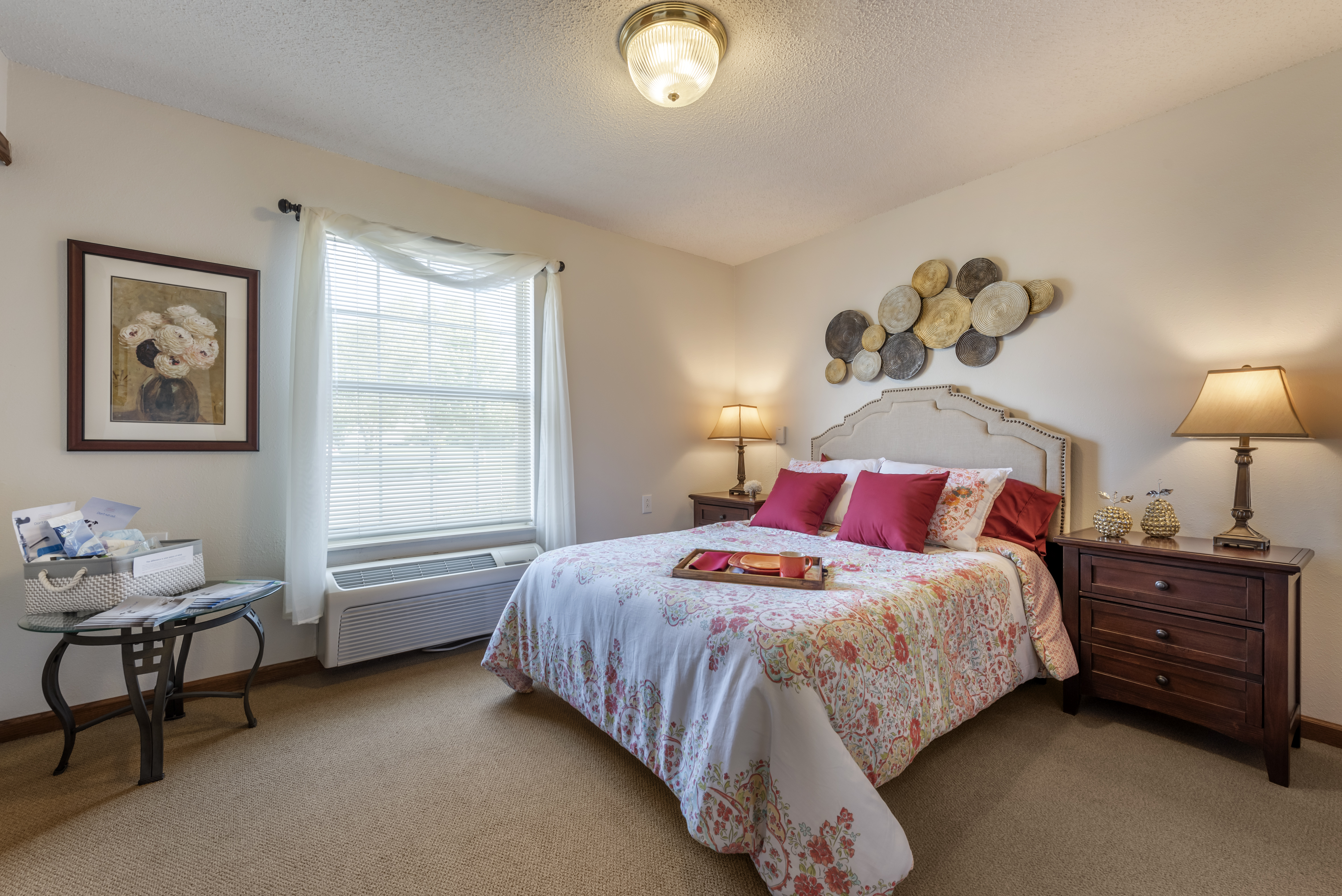 troy-oh-apartment-bedroom