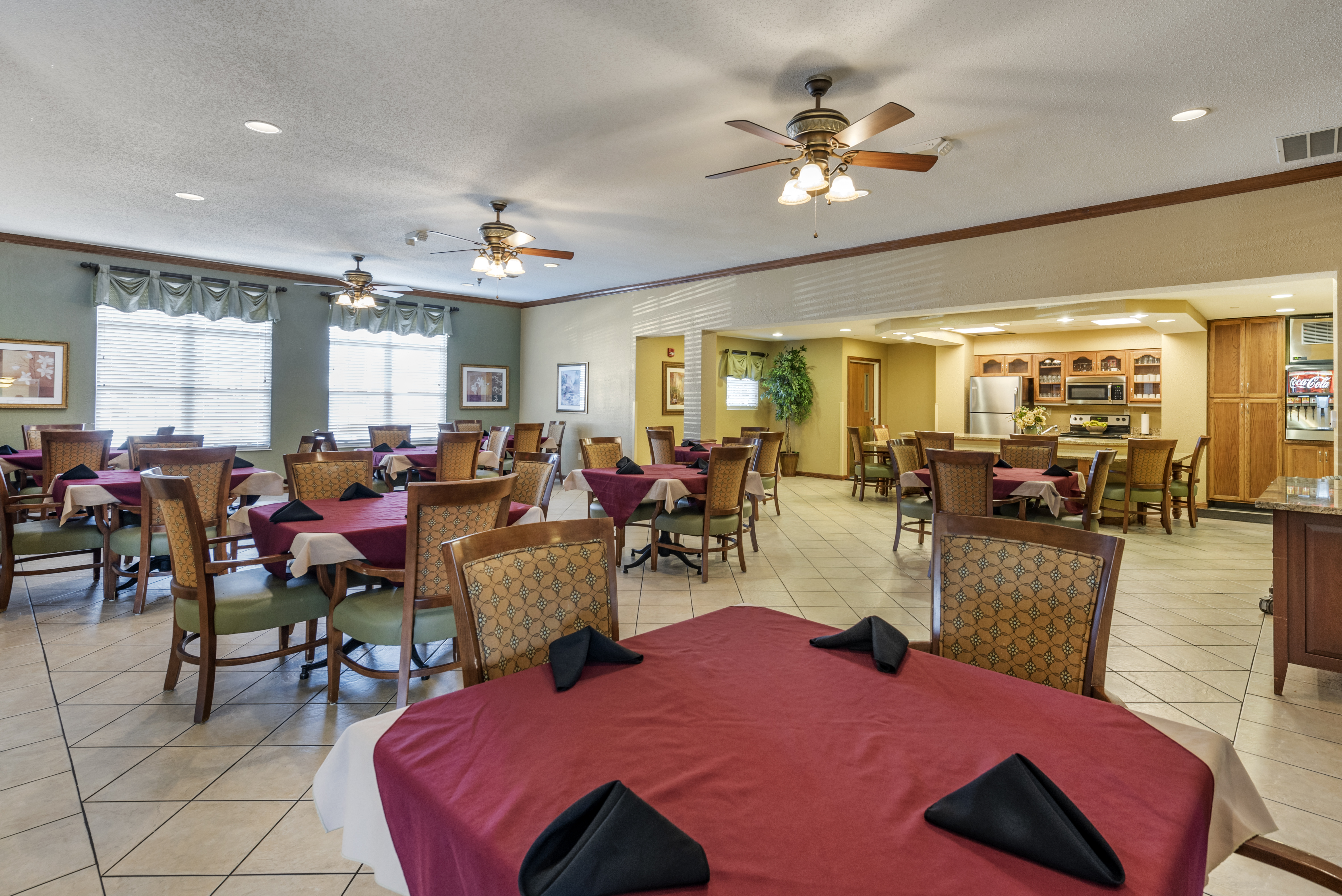 troy-oh-dining-room