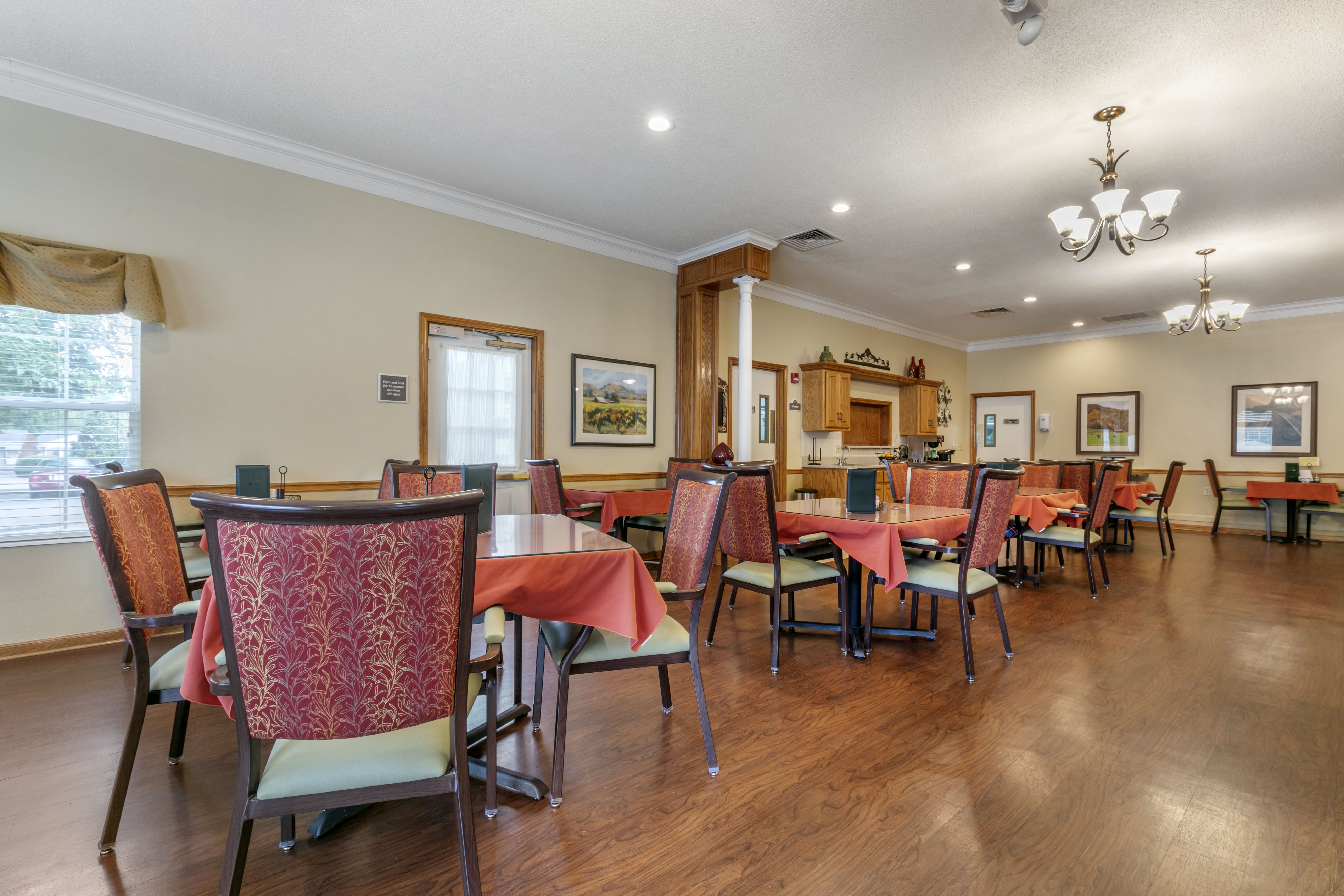 tullahoma-dining-room