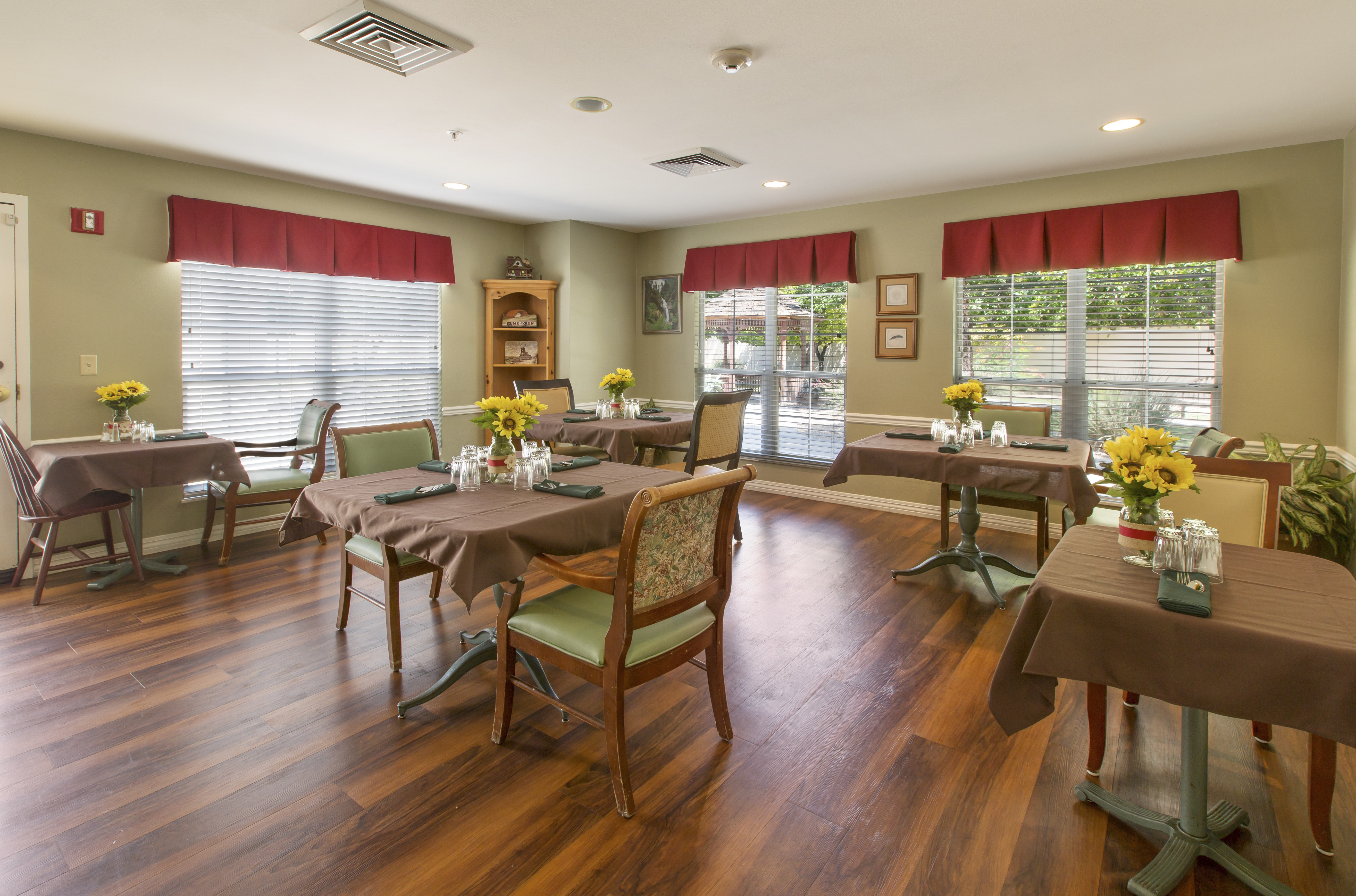 union-hills-dining-room