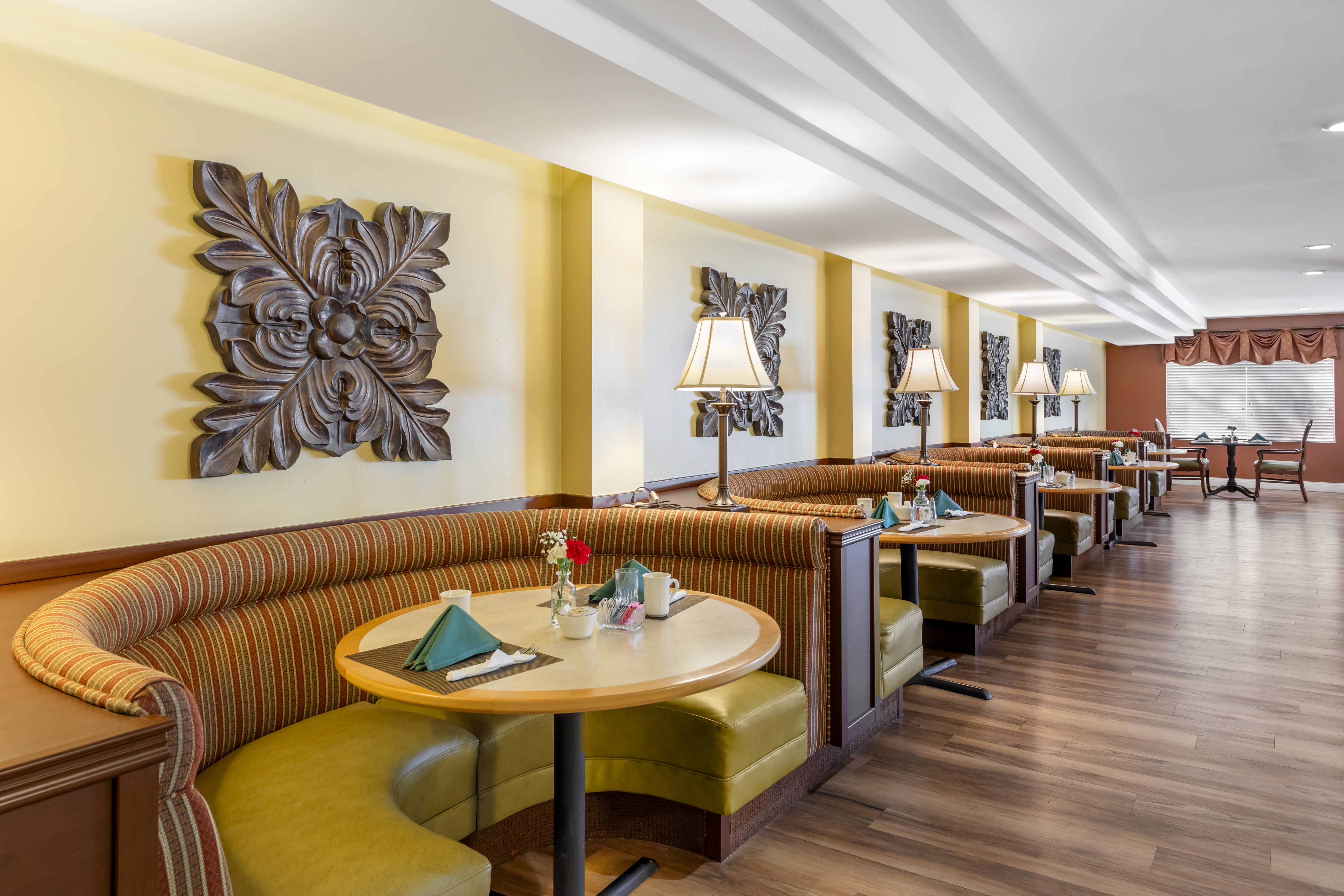 3-uptown-whittier-dining-room
