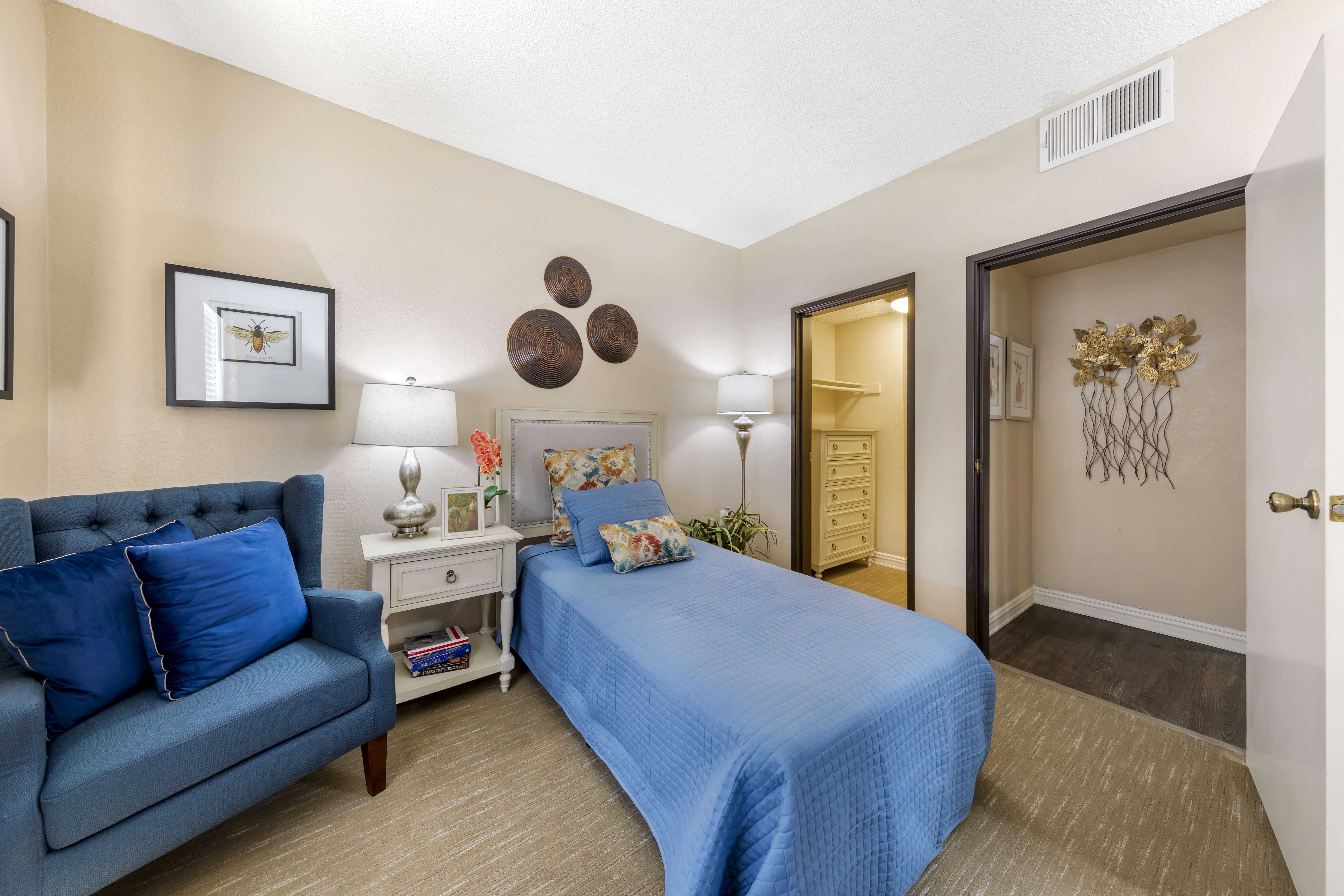 uptown-whittier-apartment-bedroom