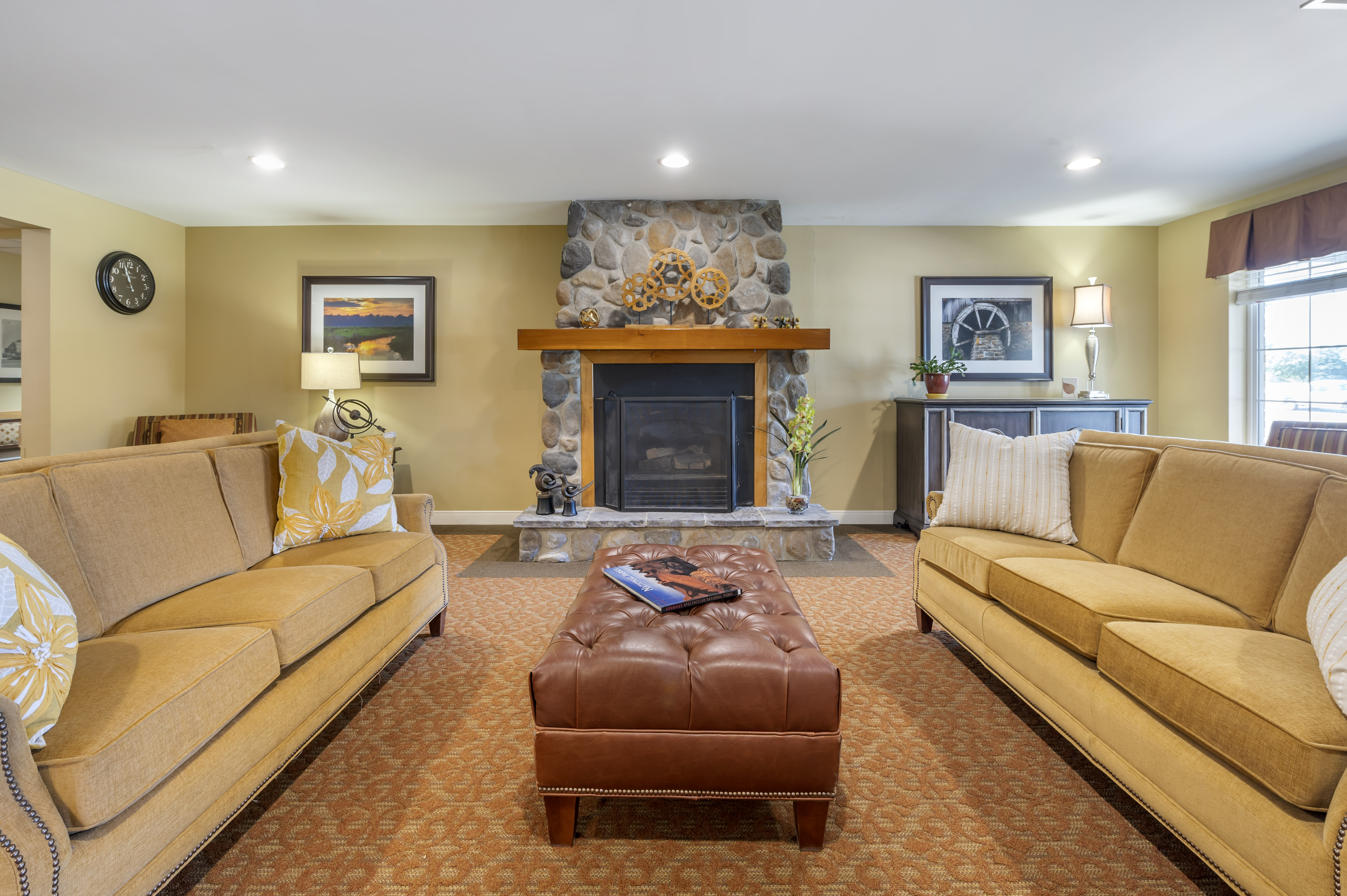 1-urbana-community-living-room