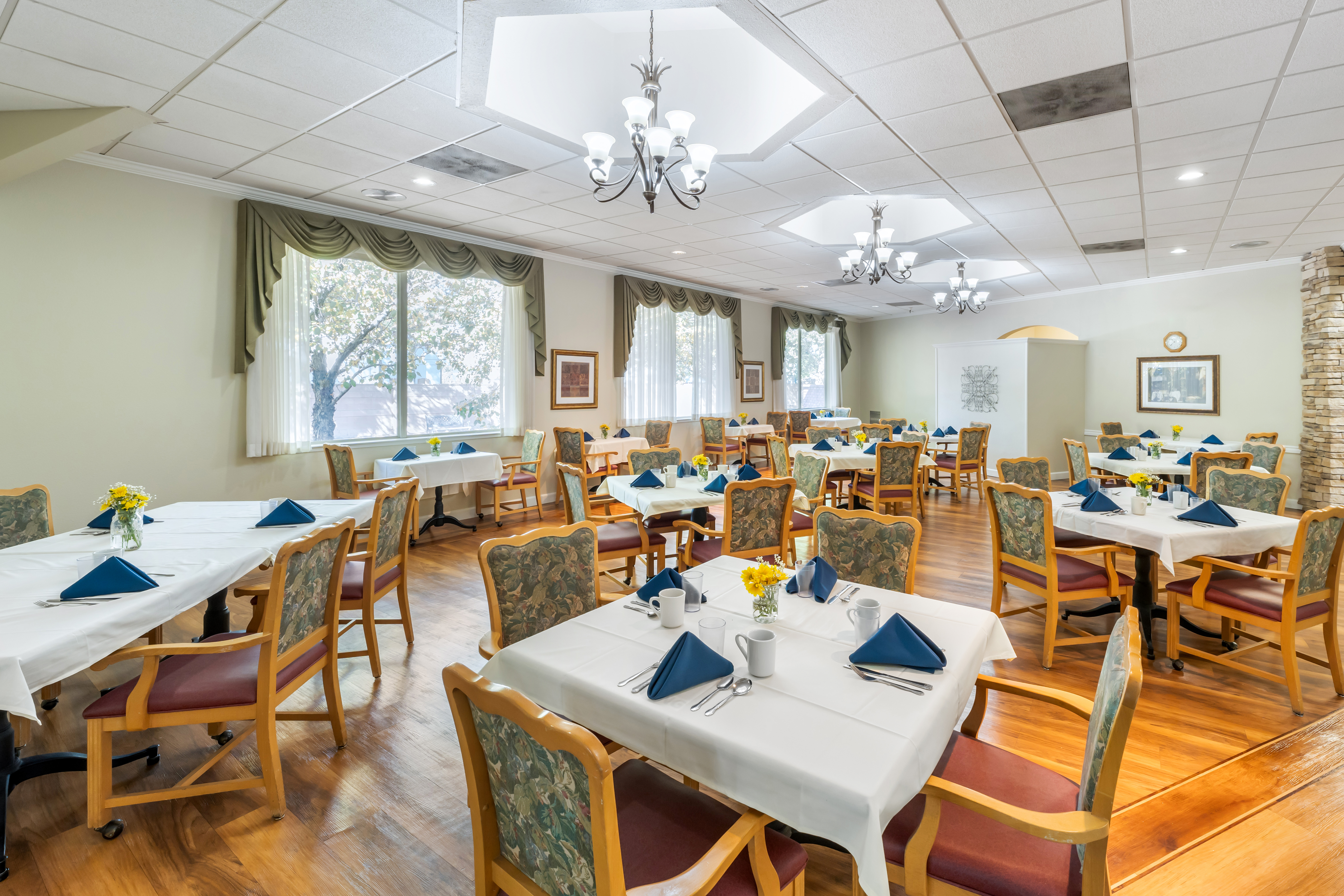 3-vista-dining-room