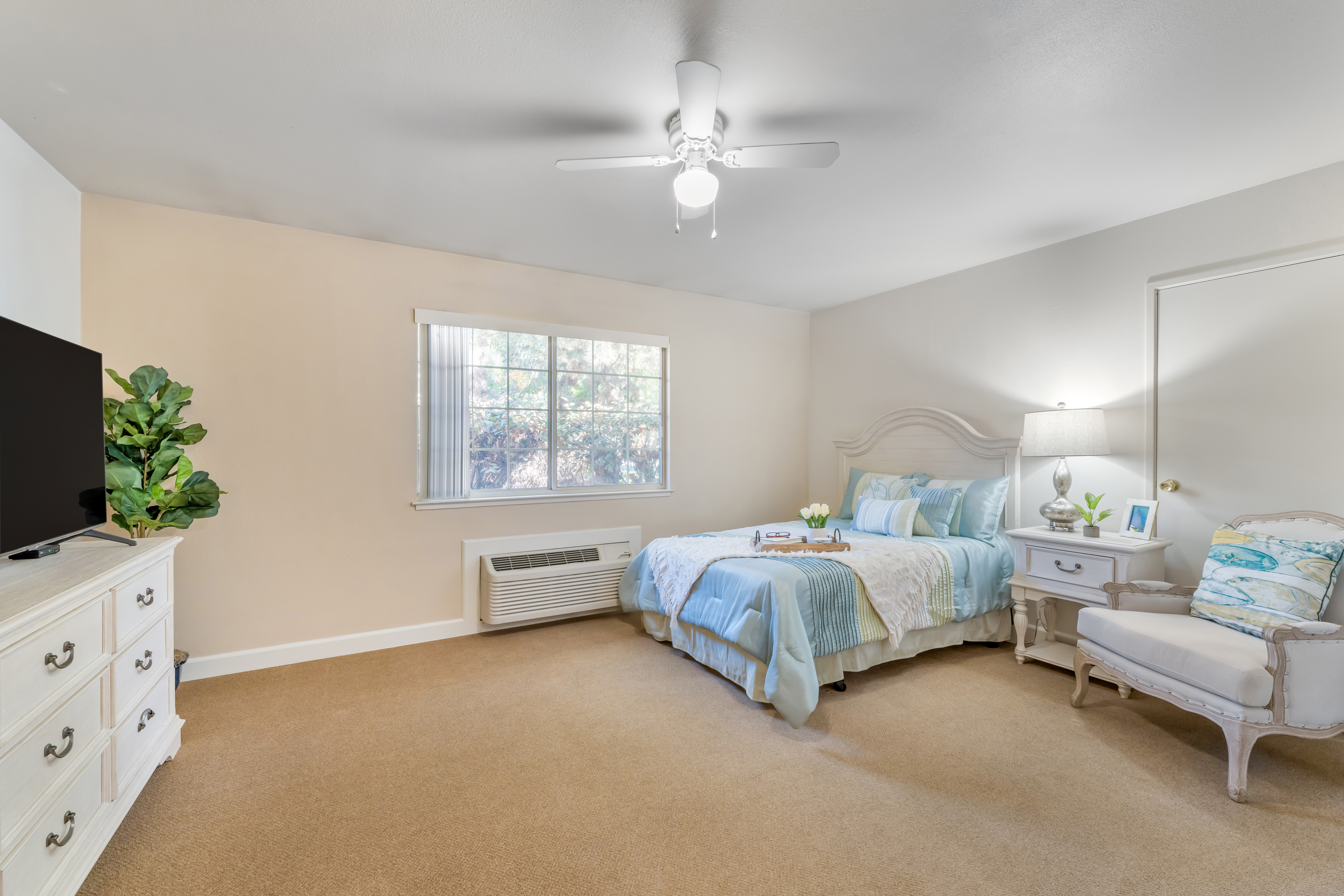 vista-apartment-bedroom