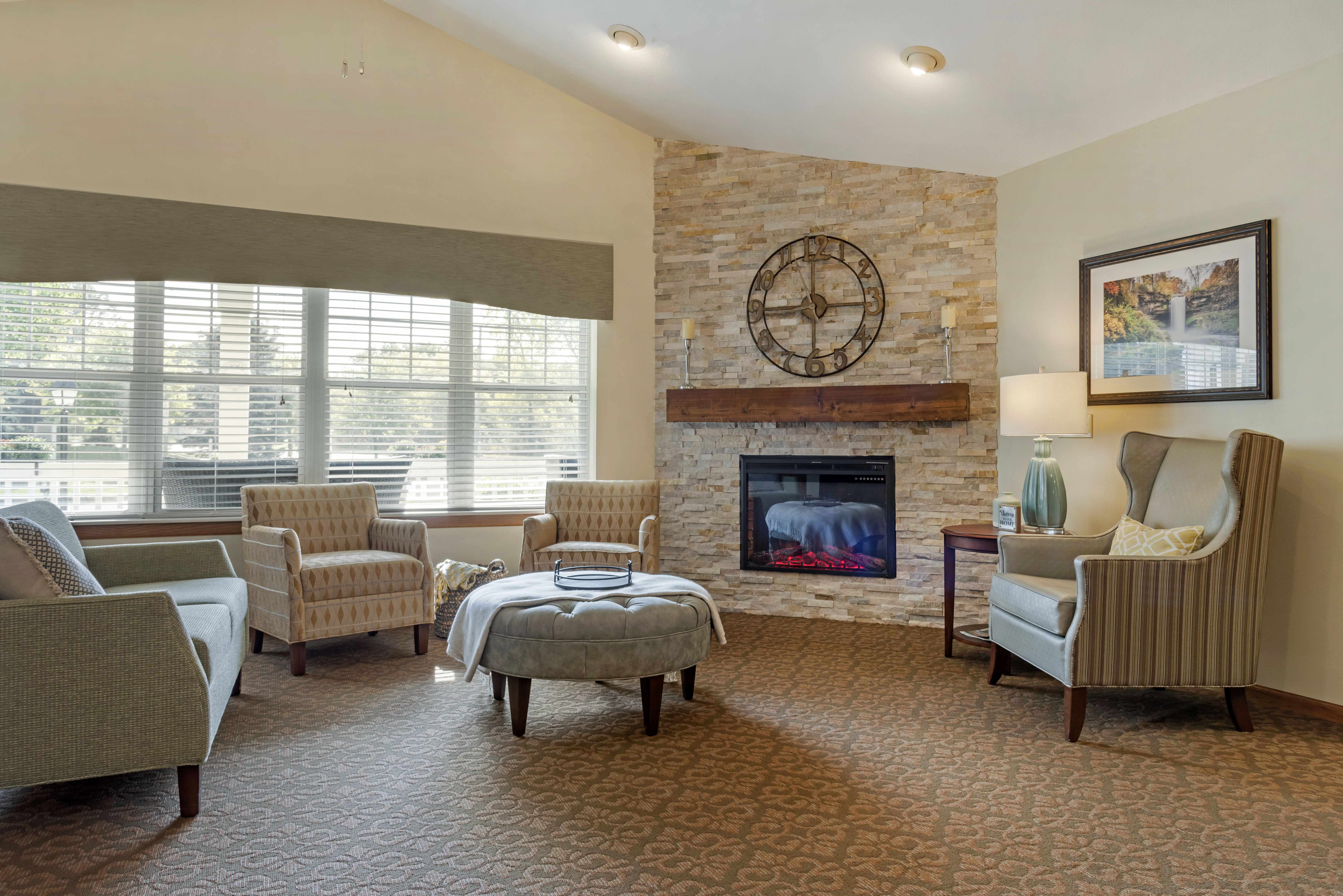 1-west-st-paul-community-living-room