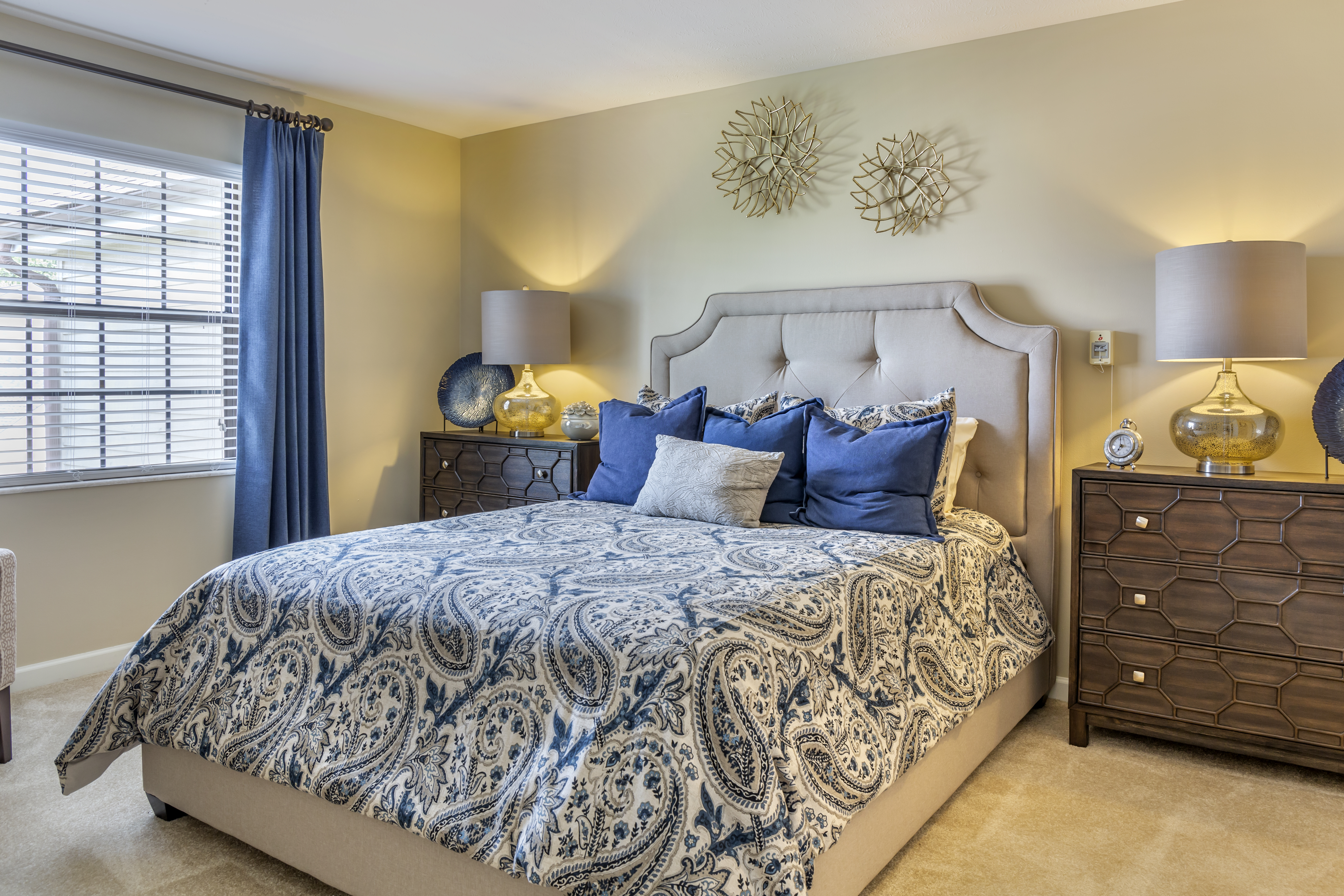 1-westlake-village-apartment-bedroom