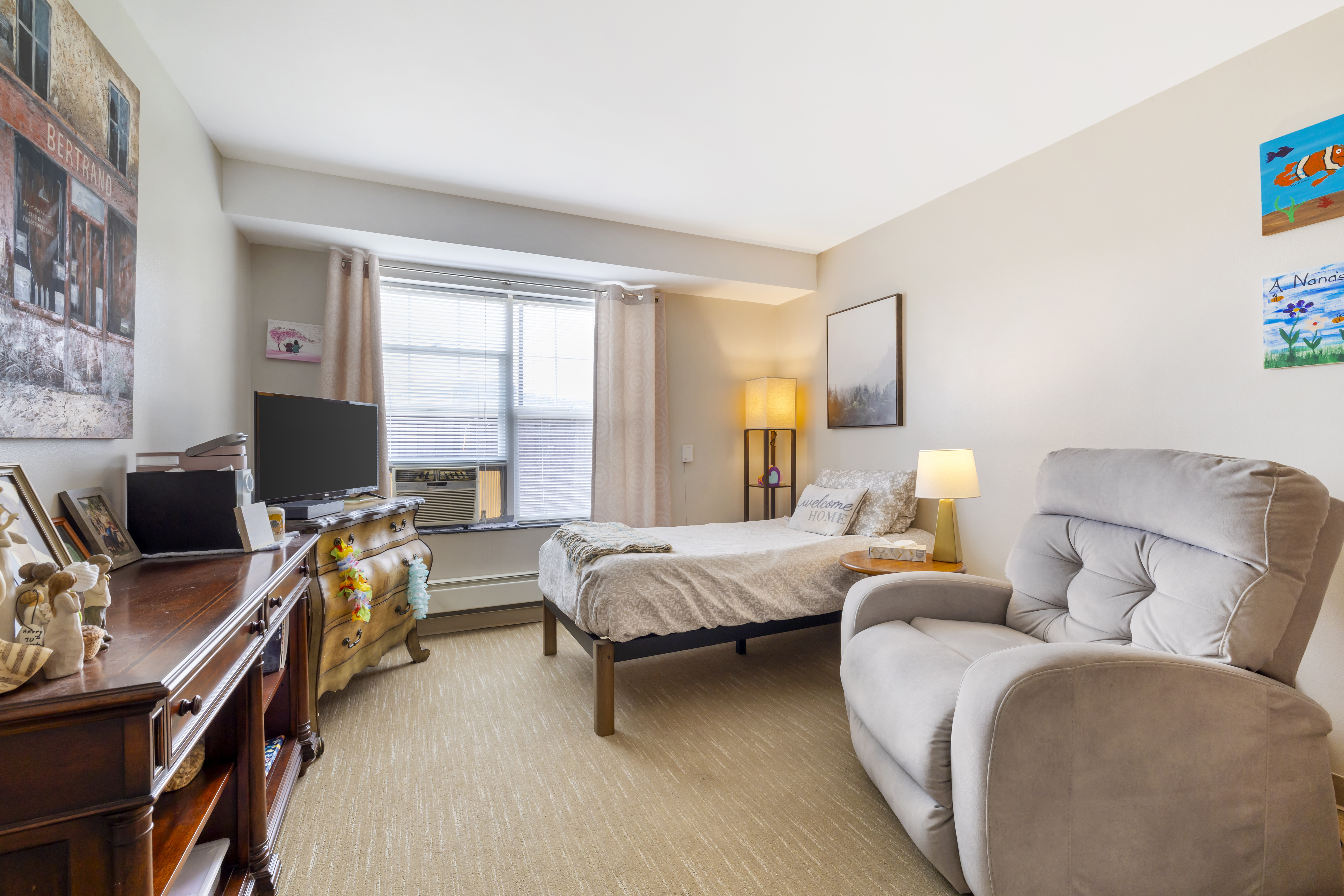 winona-apartment-bedroom