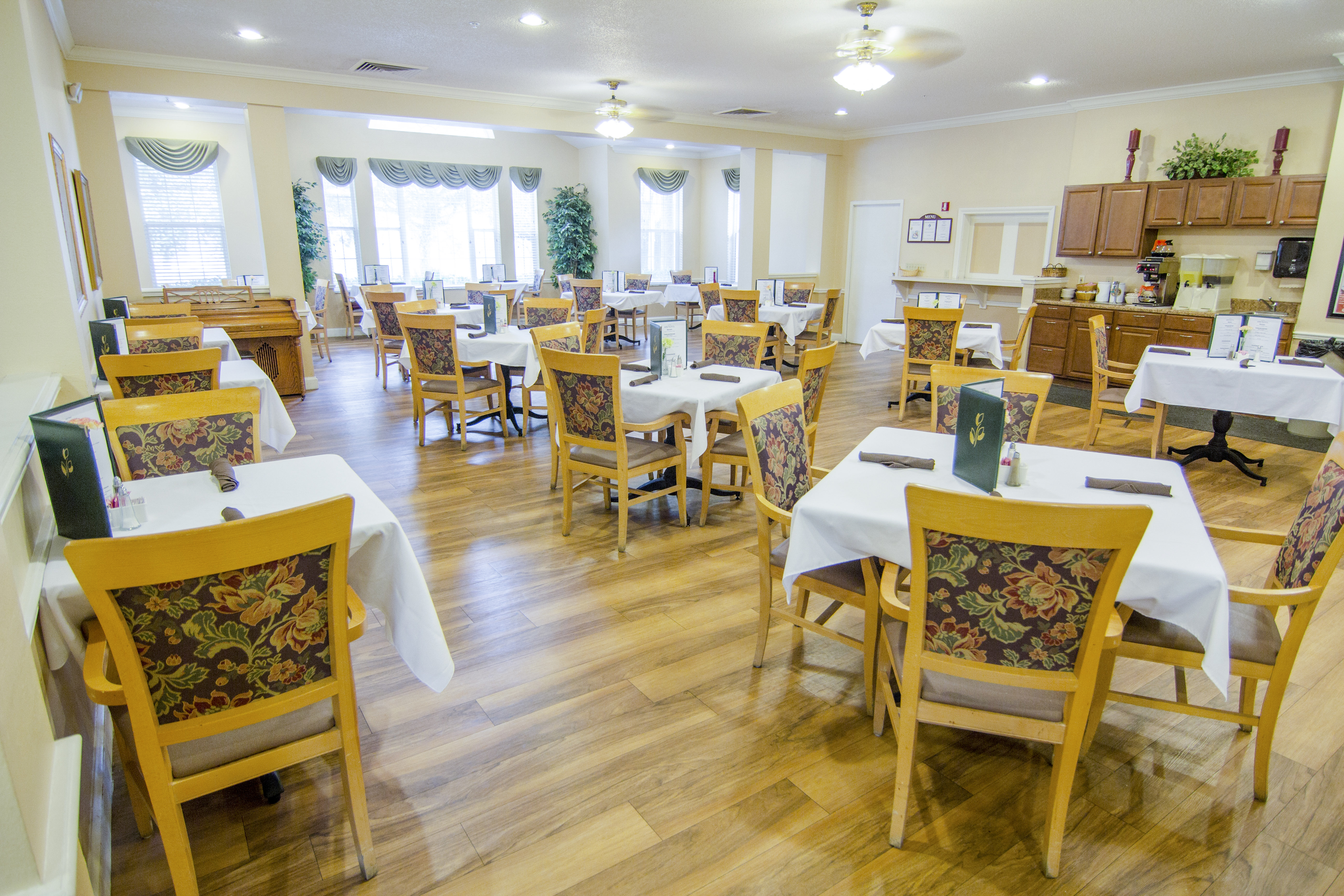 3-winter-haven-al-winter-haven-al-dining-room