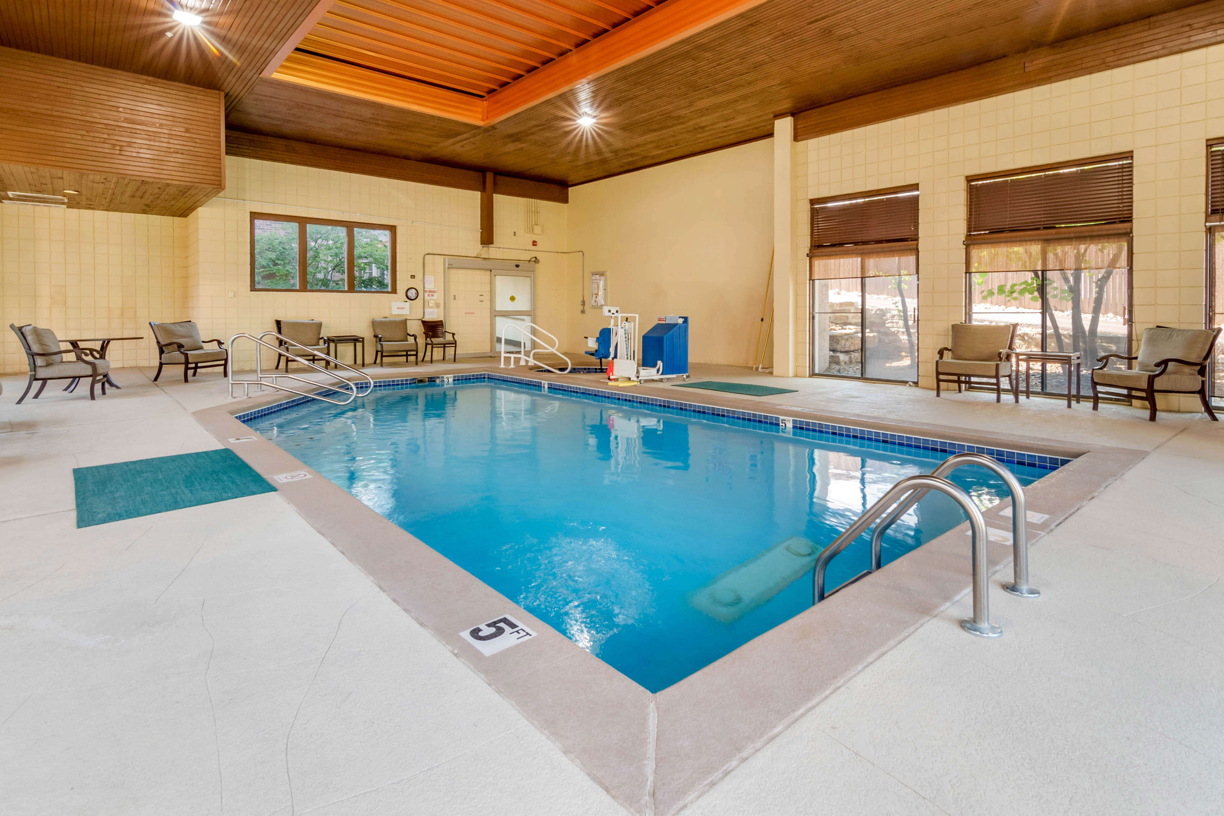 3-wornall-place-indoor-pool