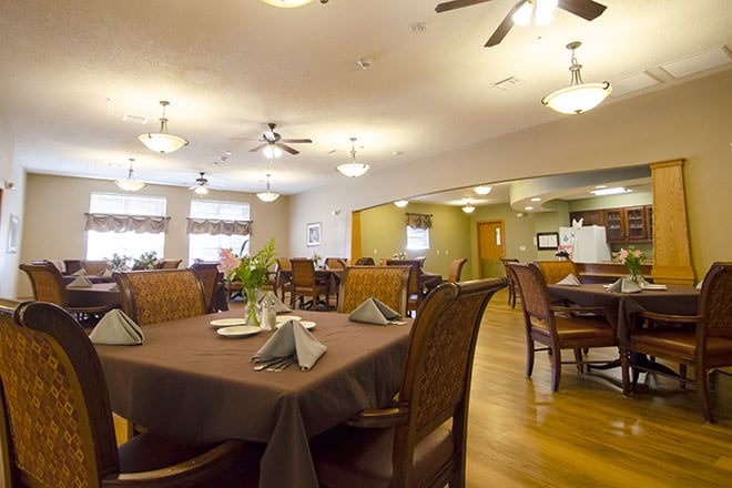 Brookdale Claremore Senior Living And Memory Care In Brookdale Claremore Dining Room