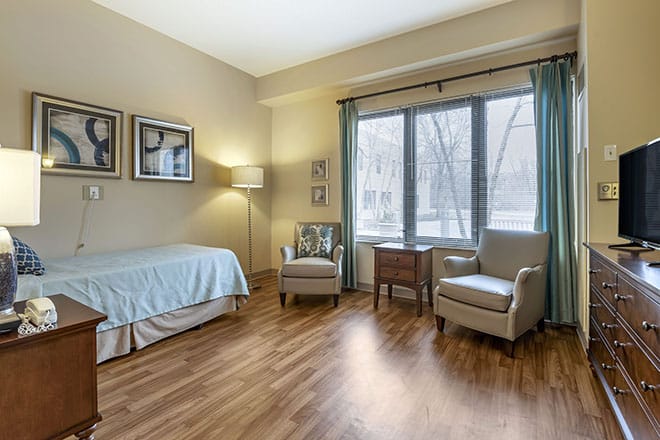 brookdale-lisle-snf-bedroom