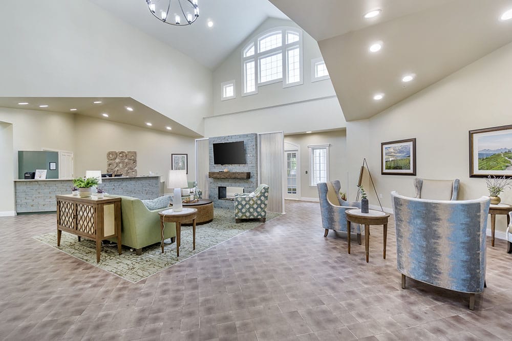 puyallup-south-large-lobby